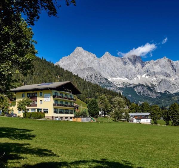 فيلزموس Hotel Bergglueck المظهر الخارجي الصورة